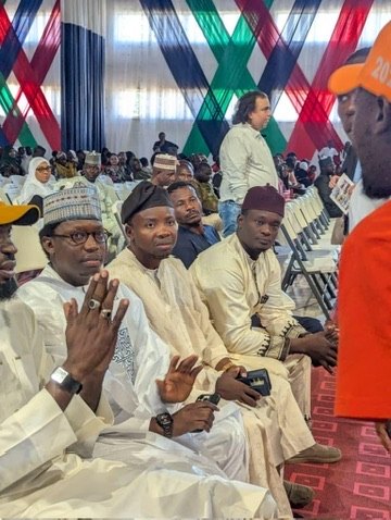 Public event hall engagement